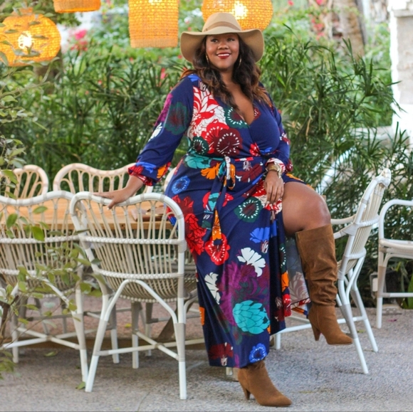 ELOQUII Navy Floral V-Neck Maxi Dress - Plus Size 14 - Picture 2 of 4